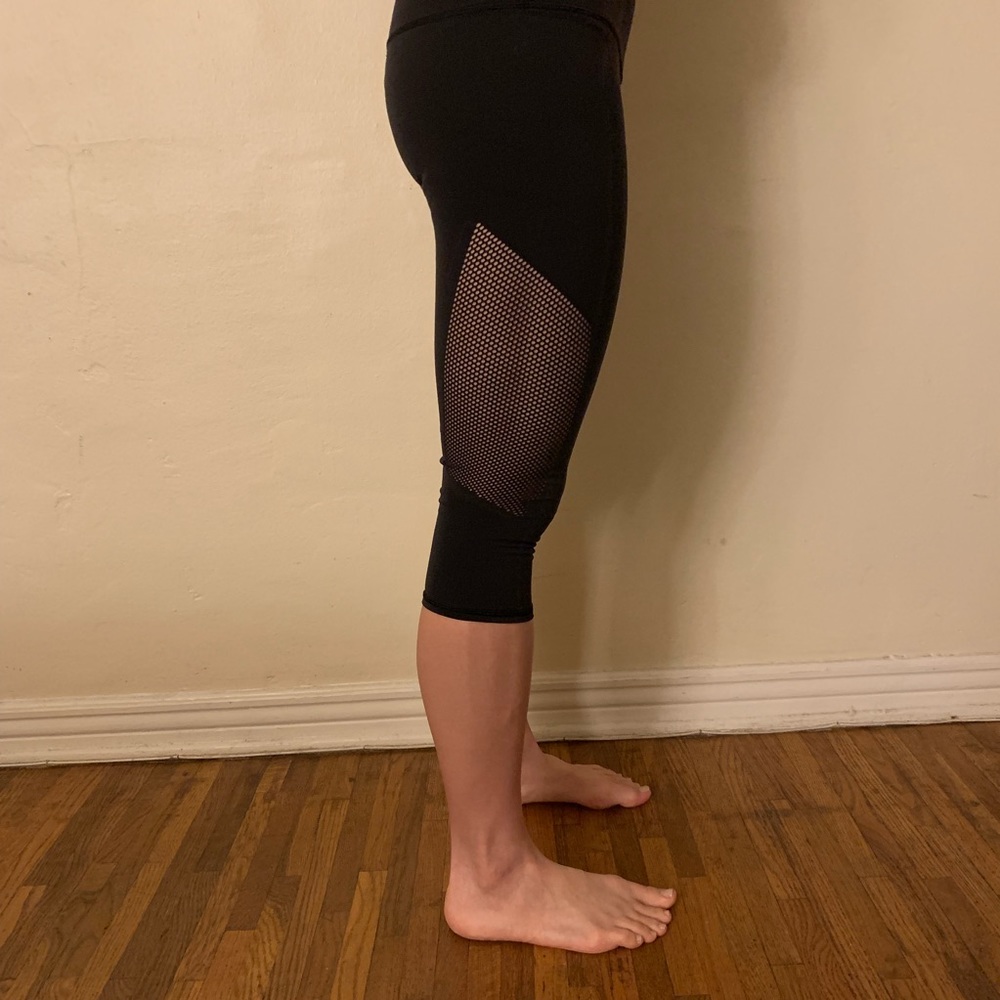 Lululemon Reveal Crop Tights w/peekaboo side vents